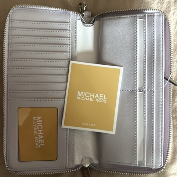Michael Kors Jet Set Travel Wallet - Picture 6 of 7